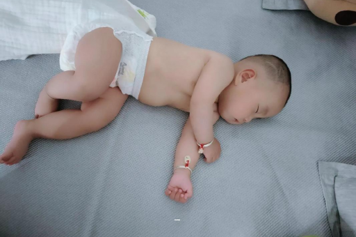 江苏孕妇肚脐周围发青